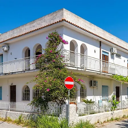 Apartamento 2 Bedroom Gorgeous In Pizzo (Calabria)
