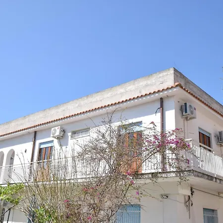 2 Bedroom Gorgeous In Pizzo (Calabria)